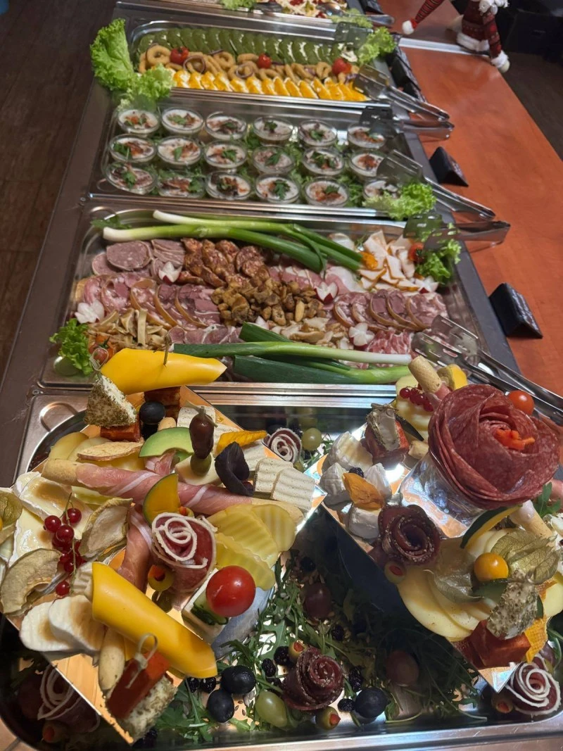 Băile Herculane Cazare | Motel (K0890-50) Imaginea poate fi supusă drepturilor de autor. Se recomandă contactarea titularului drepturilor.