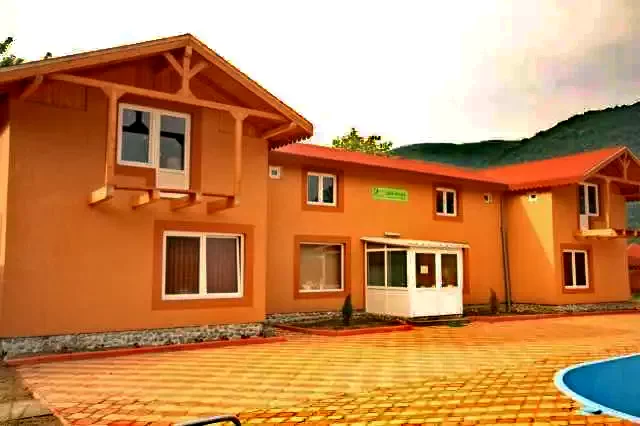 Băile Herculane Cazare | Motel (K0890-59) Imaginea poate fi supusă drepturilor de autor. Se recomandă contactarea titularului drepturilor.