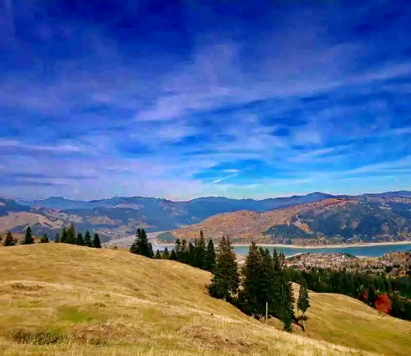 Ceahlău Cazare | Pensiune (K0701-20) Imaginea poate fi supusă drepturilor de autor. Se recomandă contactarea titularului drepturilor.