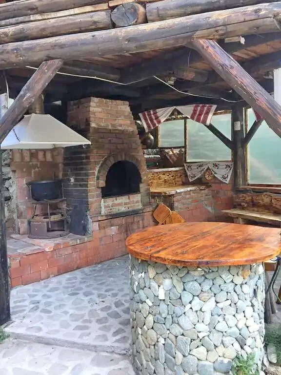 Rucăr Cazare | Hotel**** (K0125-45) Imaginea poate fi supusă drepturilor de autor. Se recomandă contactarea titularului drepturilor.