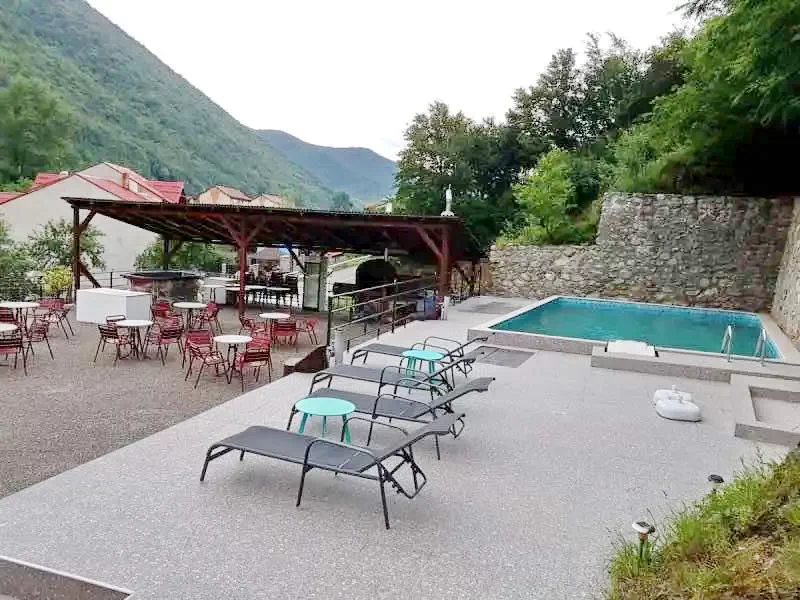 Băile Herculane Cazare | Motel (K0544-1) Imaginea poate fi supusă drepturilor de autor. Se recomandă contactarea titularului drepturilor.