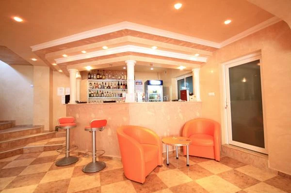 Băile Herculane Cazare | Motel (K0544-3) Imaginea poate fi supusă drepturilor de autor. Se recomandă contactarea titularului drepturilor.