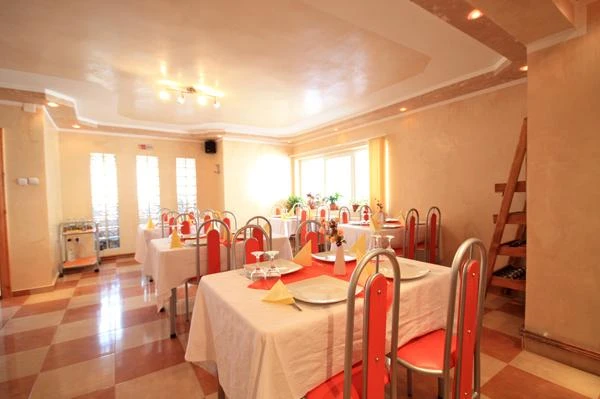 Herkulesfürdő Szállás | Panzió (K0544-4) A kép szerzői jogvédelem alatt állhat. Javasolt a kapcsolatfelvétel a jog tulajdonossal. Herkulesfürdő Szállás | Panzió (K0544-4) A kép szerzői jogvédelem alatt állhat. Javasolt a kapcsolatfelvétel a jog tulajdonossal.