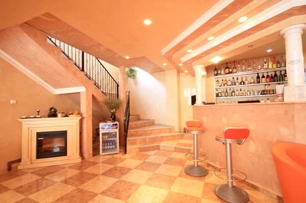 Băile Herculane Cazare | Motel (K0544-7) Imaginea poate fi supusă drepturilor de autor. Se recomandă contactarea titularului drepturilor.