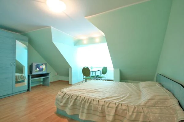 Băile Herculane Cazare | Motel (K0544-36) Imaginea poate fi supusă drepturilor de autor. Se recomandă contactarea titularului drepturilor.