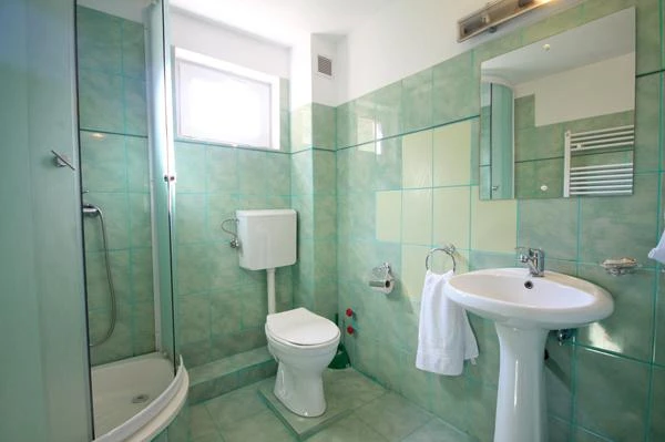 Herkulesfürdő Szállás | Motel (K0544-37) A kép szerzői jogvédelem alatt állhat. Javasolt a kapcsolatfelvétel a jog tulajdonossal.