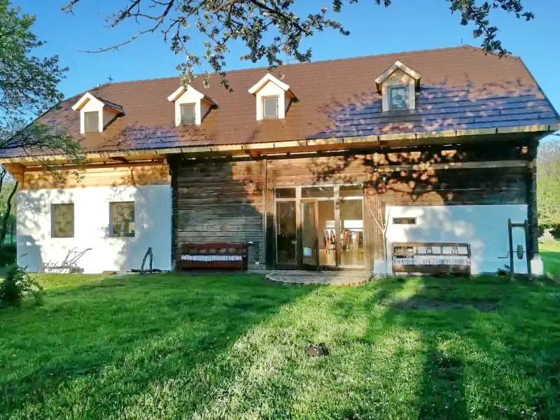 Esztelnek Szállás | Motel (K0747-18) A kép szerzői jogvédelem alatt állhat. Javasolt a kapcsolatfelvétel a jog tulajdonossal.