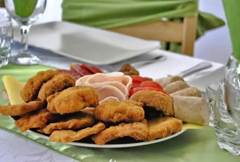 Esztelnek Szállás | Panzió (K0747-22) A kép szerzői jogvédelem alatt állhat. Javasolt a kapcsolatfelvétel a jog tulajdonossal.