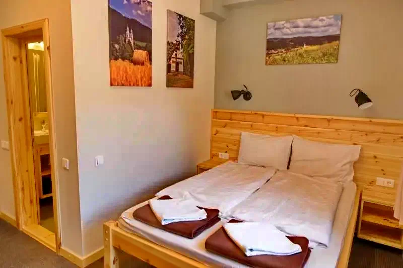 Băile Tușnad Cazare | Motel (K1157-12) Imaginea poate fi supusă drepturilor de autor. Se recomandă contactarea titularului drepturilor.