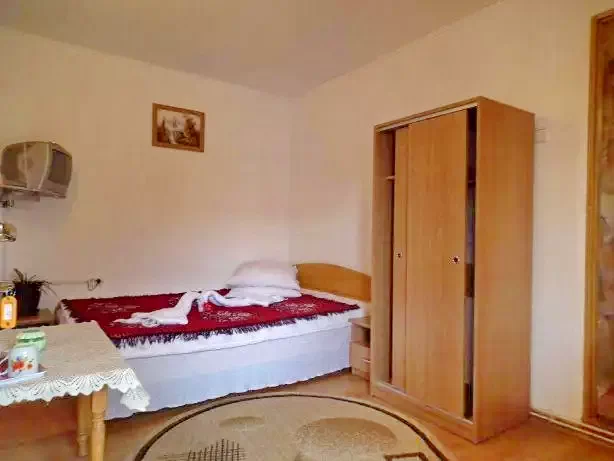 Zărnești Cazare | Motel (K0609-4) Imaginea poate fi supusă drepturilor de autor. Se recomandă contactarea titularului drepturilor.