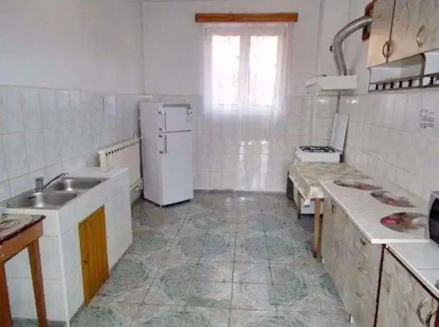 Zărnești Cazare | Motel (K0609-7) Imaginea poate fi supusă drepturilor de autor. Se recomandă contactarea titularului drepturilor.