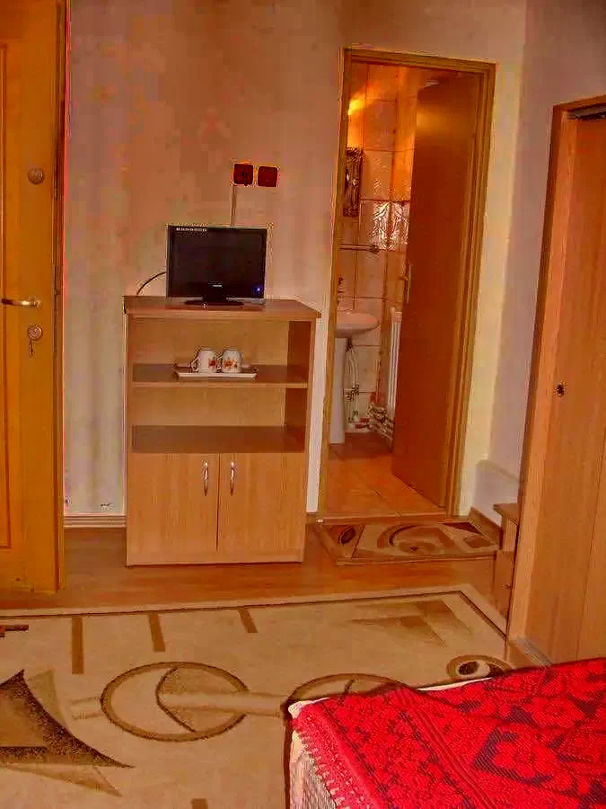 Zărnești Cazare | Motel (K0609-17) Imaginea poate fi supusă drepturilor de autor. Se recomandă contactarea titularului drepturilor.