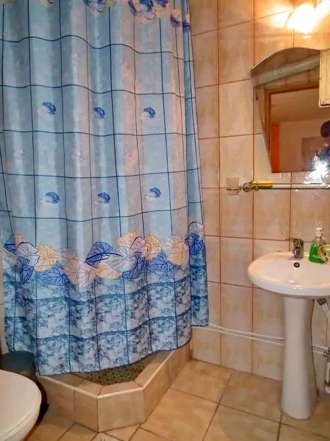 Zărnești Cazare | Motel (K0609-22) Imaginea poate fi supusă drepturilor de autor. Se recomandă contactarea titularului drepturilor.