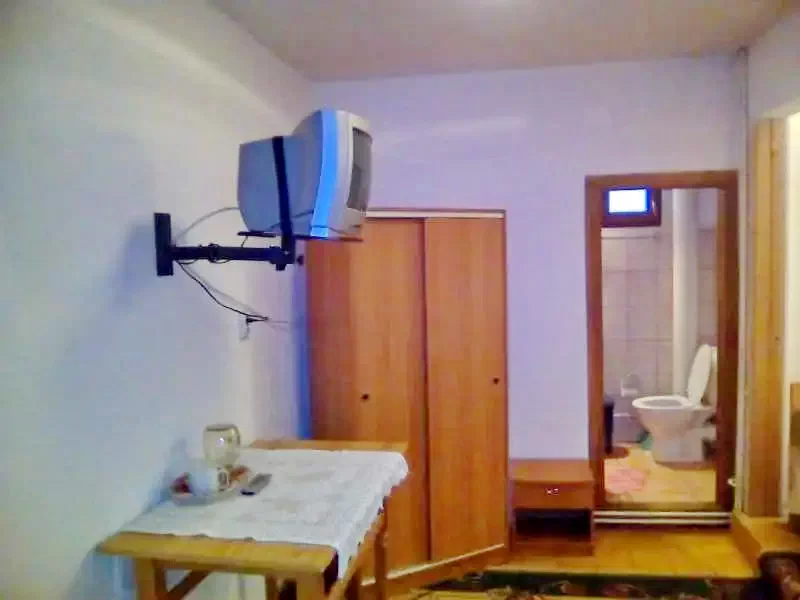 Zărnești Cazare | Motel (K0609-26) Imaginea poate fi supusă drepturilor de autor. Se recomandă contactarea titularului drepturilor.