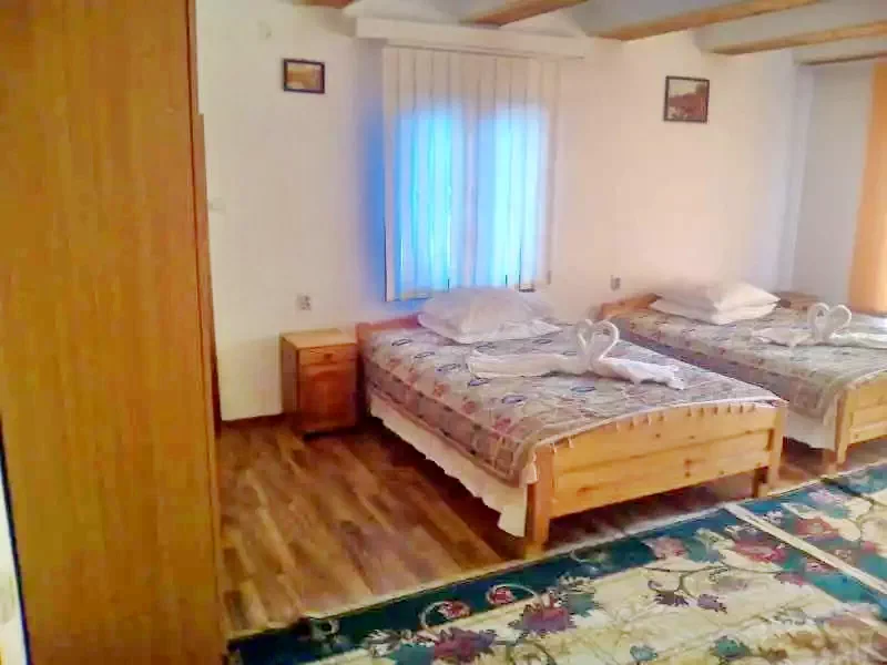 Zărnești Cazare | Motel (K0609-29) Imaginea poate fi supusă drepturilor de autor. Se recomandă contactarea titularului drepturilor.
