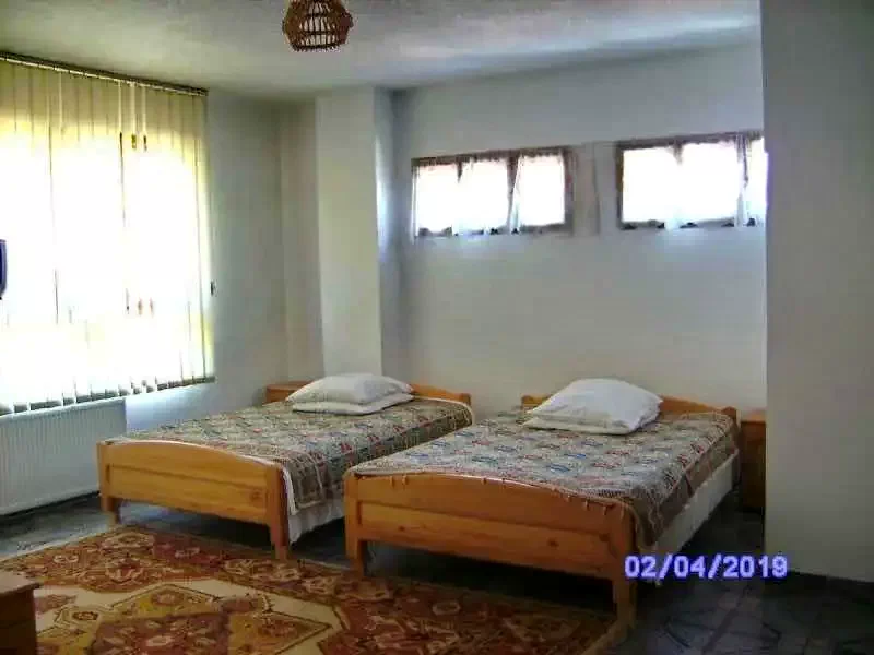 Zărnești Cazare | Motel (K0609-38) Imaginea poate fi supusă drepturilor de autor. Se recomandă contactarea titularului drepturilor.