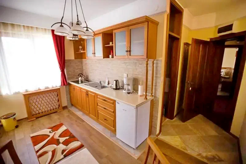 Malnaș-Băi Cazare | Motel (K1219-6) Imaginea poate fi supusă drepturilor de autor. Se recomandă contactarea titularului drepturilor.