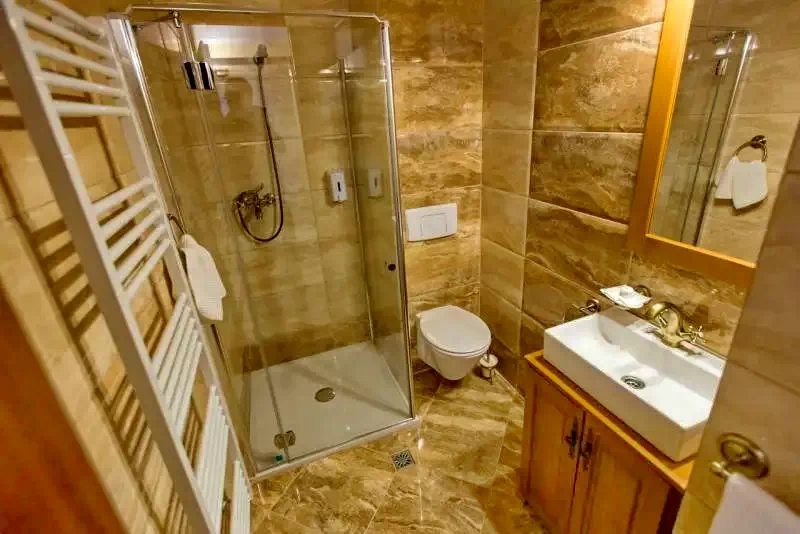 Malnaș-Băi Cazare | Motel (K1219-13) Imaginea poate fi supusă drepturilor de autor. Se recomandă contactarea titularului drepturilor.