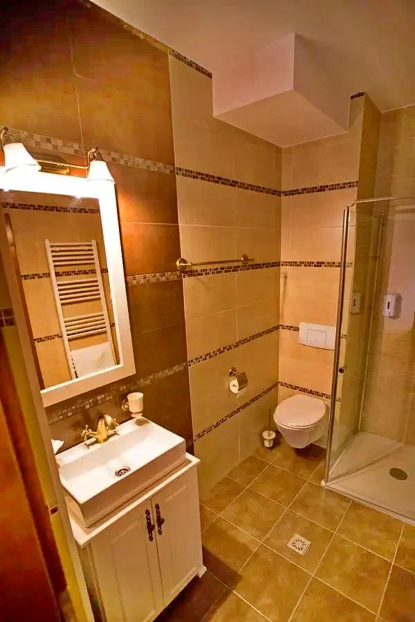 Malnaș-Băi Cazare | Motel (K1219-21) Imaginea poate fi supusă drepturilor de autor. Se recomandă contactarea titularului drepturilor.