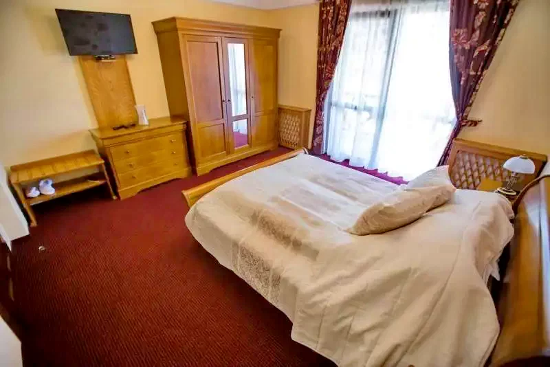 Malnaș-Băi Cazare | Motel (K1219-27) Imaginea poate fi supusă drepturilor de autor. Se recomandă contactarea titularului drepturilor.