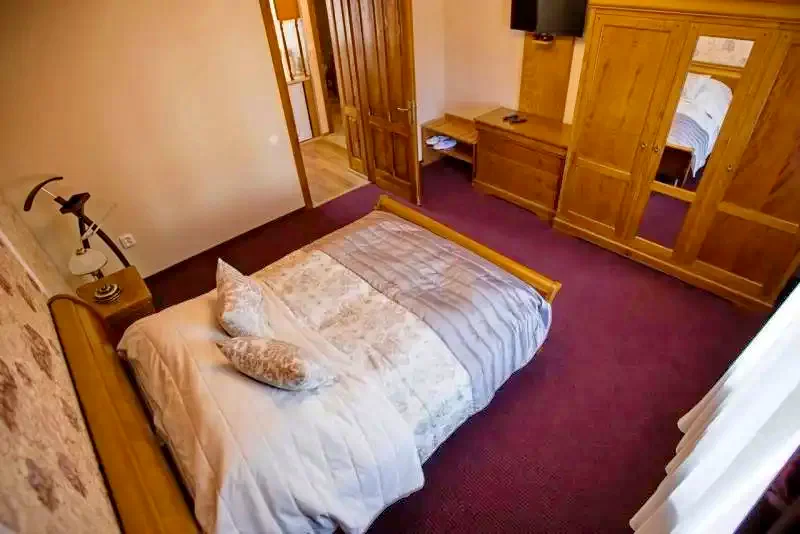 Malnaș-Băi Cazare | Motel (K1219-35) Imaginea poate fi supusă drepturilor de autor. Se recomandă contactarea titularului drepturilor.