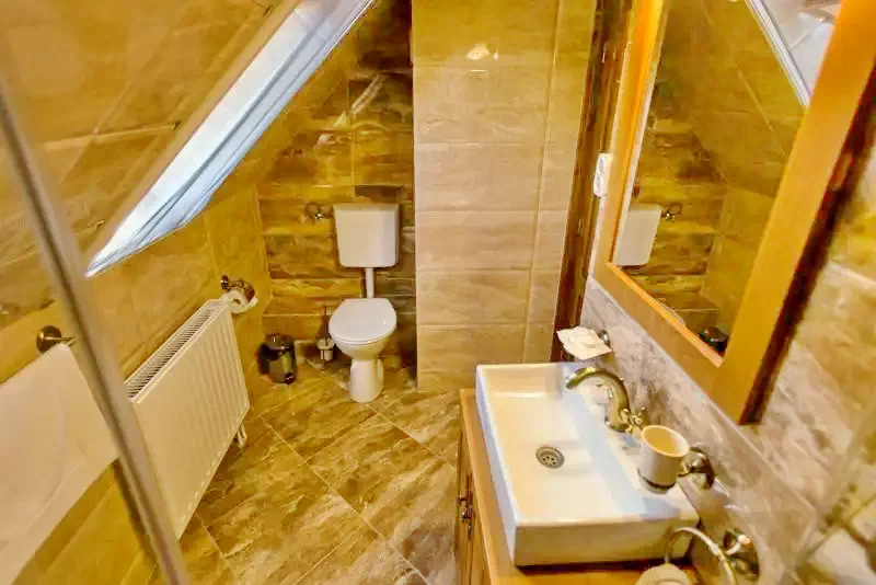 Malnaș-Băi Cazare | Motel (K1219-36) Imaginea poate fi supusă drepturilor de autor. Se recomandă contactarea titularului drepturilor.