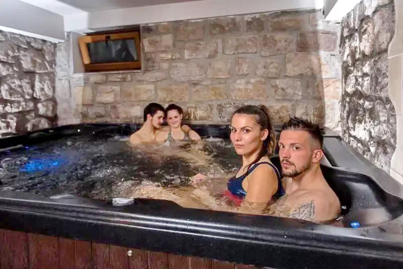 Malnaș-Băi Cazare | Motel (K1219-46) Imaginea poate fi supusă drepturilor de autor. Se recomandă contactarea titularului drepturilor.