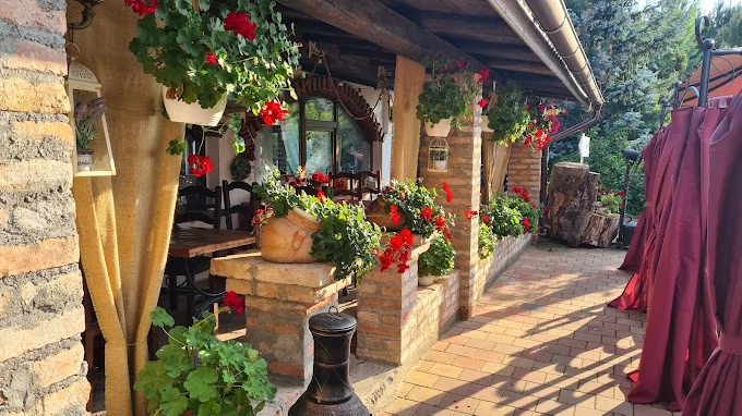 Alba Iulia Cazare | Pensiune turistică (K1176-47) Imaginea poate fi supusă drepturilor de autor. Se recomandă contactarea titularului drepturilor.