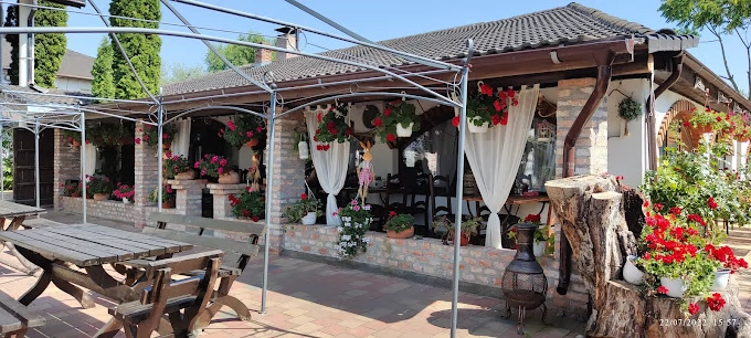 Gyulafehérvár Szállás | Turisztikai panzió (K1176-50) A kép szerzői jogvédelem alatt állhat. Javasolt a kapcsolatfelvétel a jog tulajdonossal.