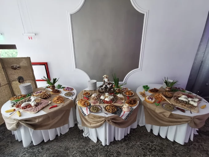 Alba Iulia Cazare | Pensiune turistică (K1176-89) Imaginea poate fi supusă drepturilor de autor. Se recomandă contactarea titularului drepturilor.