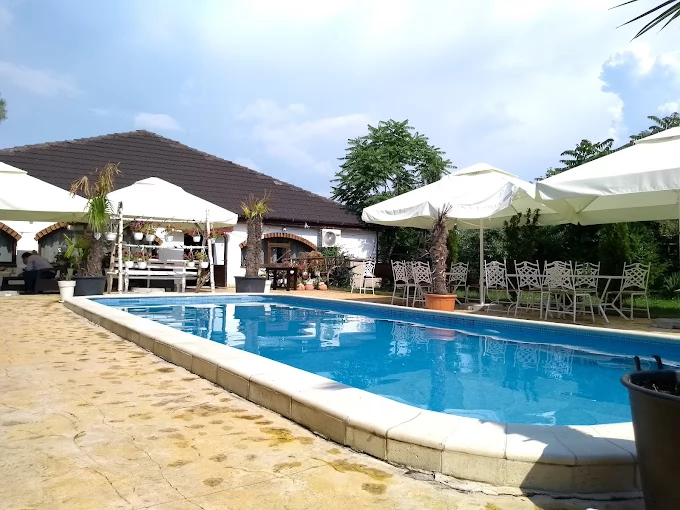 Gyulafehérvár Szállás | Turisztikai panzió (K1176-91) A kép szerzői jogvédelem alatt állhat. Javasolt a kapcsolatfelvétel a jog tulajdonossal.