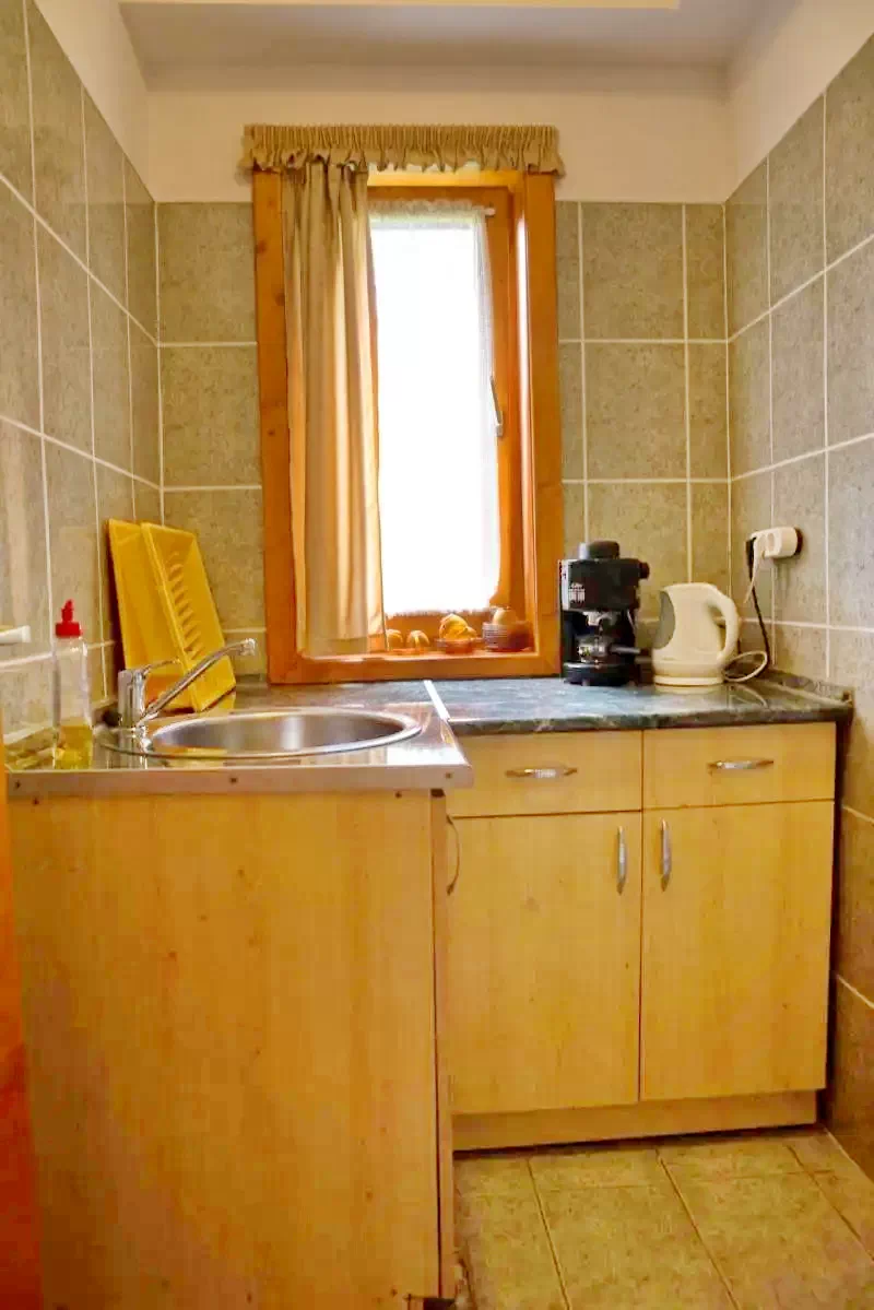 Zetea Cazare | Sat de vacanță (K0535-5) Imaginea poate fi supusă drepturilor de autor. Se recomandă contactarea titularului drepturilor.