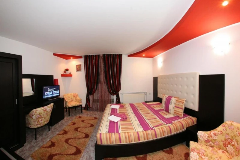 Băile Herculane Cazare | Pensiune (K0881-11) Imaginea poate fi supusă drepturilor de autor. Se recomandă contactarea titularului drepturilor.