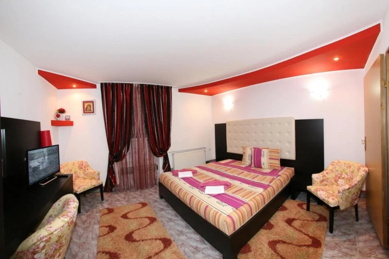 Băile Herculane Cazare | Motel (K0881-16) Imaginea poate fi supusă drepturilor de autor. Se recomandă contactarea titularului drepturilor.