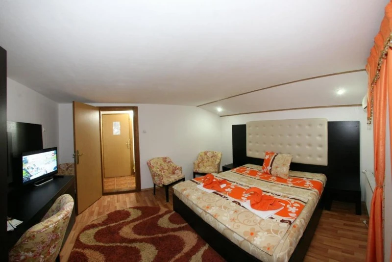 Herkulesfürdő Szállás | Motel (K0881-23) A kép szerzői jogvédelem alatt állhat. Javasolt a kapcsolatfelvétel a jog tulajdonossal.