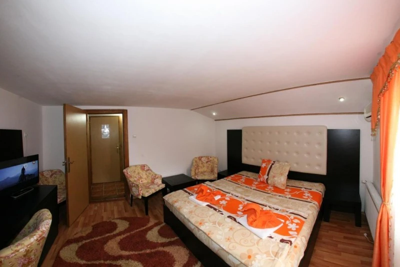 Herkulesfürdő Szállás | Motel (K0881-28) A kép szerzői jogvédelem alatt állhat. Javasolt a kapcsolatfelvétel a jog tulajdonossal.