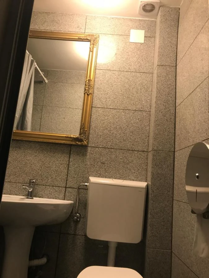 Băile Herculane Cazare | Pensiune (K0881-37) Imaginea poate fi supusă drepturilor de autor. Se recomandă contactarea titularului drepturilor.