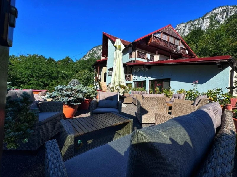 Herkulesfürdő Szállás | Motel (K0881-43) A kép szerzői jogvédelem alatt állhat. Javasolt a kapcsolatfelvétel a jog tulajdonossal.