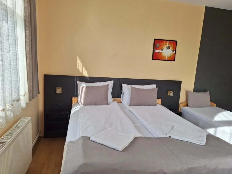 Ditrău Cazare | Motel (K1515-14) Imaginea poate fi supusă drepturilor de autor. Se recomandă contactarea titularului drepturilor.