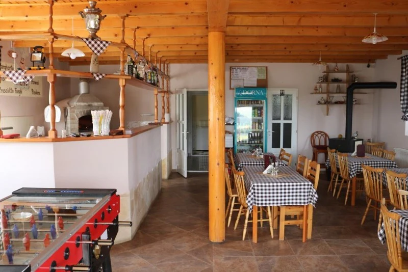 Ditrău Cazare | Motel (K1515-29) Imaginea poate fi supusă drepturilor de autor. Se recomandă contactarea titularului drepturilor.