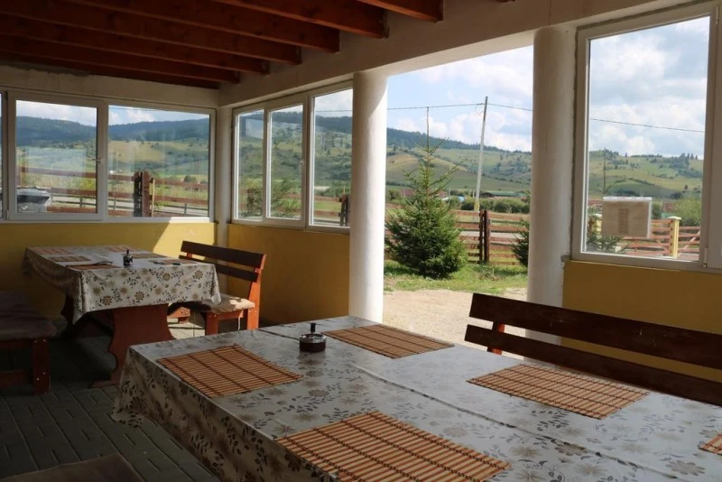 Ditrău Cazare | Motel (K1515-30) Imaginea poate fi supusă drepturilor de autor. Se recomandă contactarea titularului drepturilor.