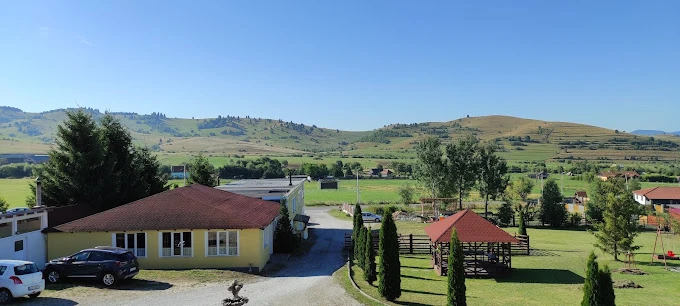 Ditrău Cazare | Motel (K1515-35) Imaginea poate fi supusă drepturilor de autor. Se recomandă contactarea titularului drepturilor.