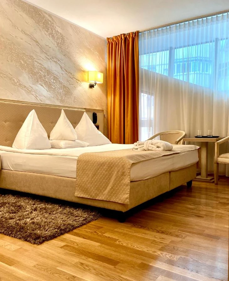 Cluj-Napoca Cazare | Hotel**** (K1526-12) Imaginea poate fi supusă drepturilor de autor. Se recomandă contactarea titularului drepturilor.