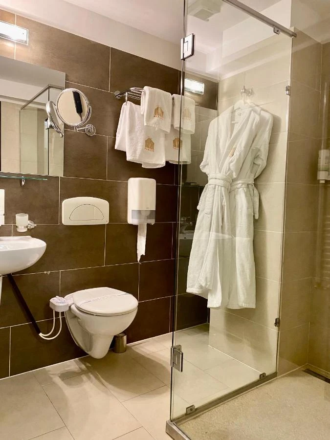 Cluj-Napoca Cazare | Hotel**** (K1526-38) Imaginea poate fi supusă drepturilor de autor. Se recomandă contactarea titularului drepturilor.
