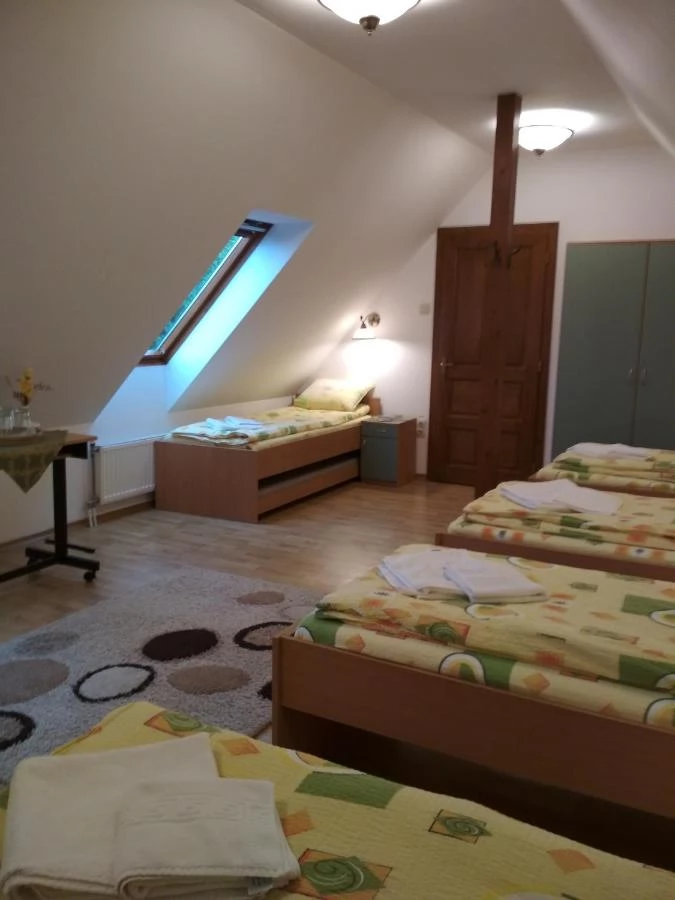 Șumuleu Ciuc, Miercurea Ciuc Cazare | Casă de oaspeți (K1504-15) Imaginea poate fi supusă drepturilor de autor. Se recomandă contactarea titularului drepturilor. Șumuleu Ciuc, Miercurea Ciuc Cazare | Casă de oaspeți (K1504-15) Imaginea poate fi supusă drepturilor de autor. Se recomandă contactarea titularului drepturilor.