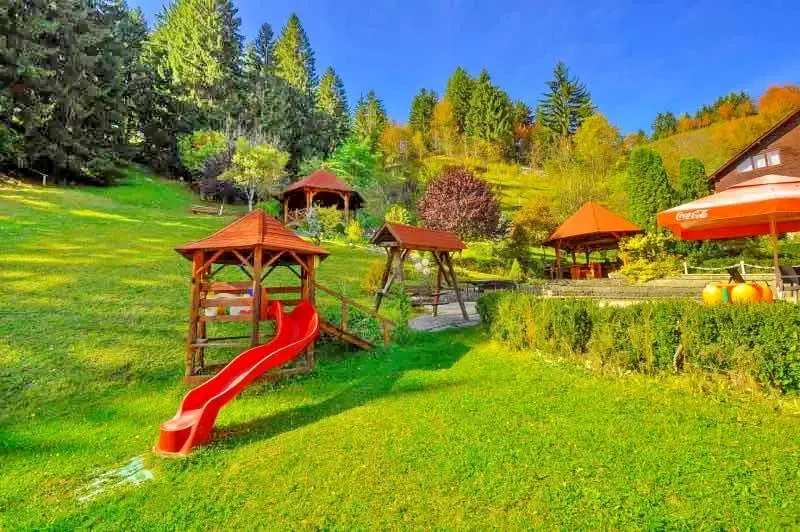 Borșa Cazare | Motel (K0982-12) Imaginea poate fi supusă drepturilor de autor. Se recomandă contactarea titularului drepturilor.