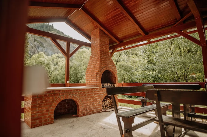 Lacu Roșu Cazare | Camping / Popas turistic (K1366-3) Imaginea poate fi supusă drepturilor de autor. Se recomandă contactarea titularului drepturilor.