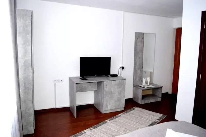 Lacu Roșu Cazare | Camping / Popas turistic (K1366-8) Imaginea poate fi supusă drepturilor de autor. Se recomandă contactarea titularului drepturilor.