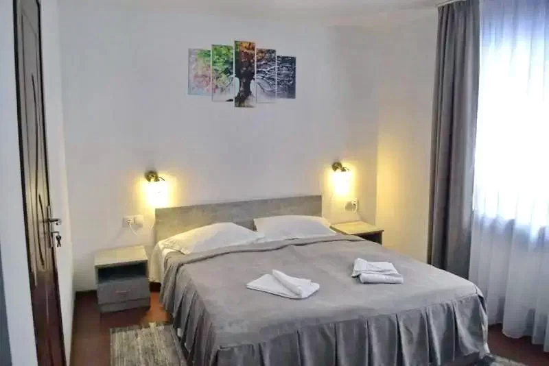 Lacu Roșu Cazare | Camping / Popas turistic (K1366-27) Imaginea poate fi supusă drepturilor de autor. Se recomandă contactarea titularului drepturilor.