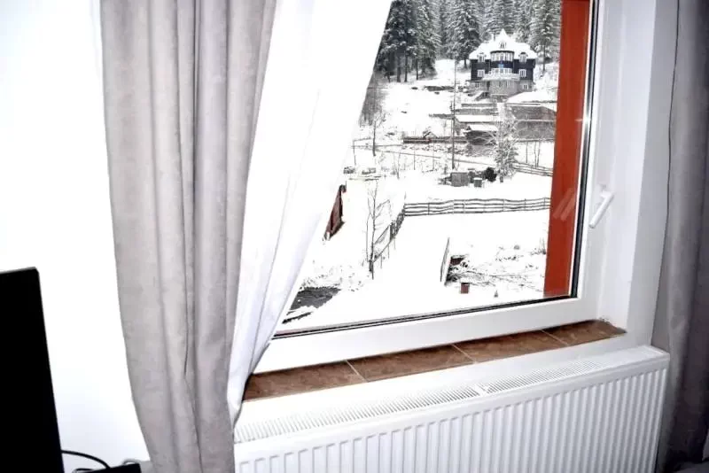 Lacu Roșu Cazare | Camping / Popas turistic (K1366-28) Imaginea poate fi supusă drepturilor de autor. Se recomandă contactarea titularului drepturilor.